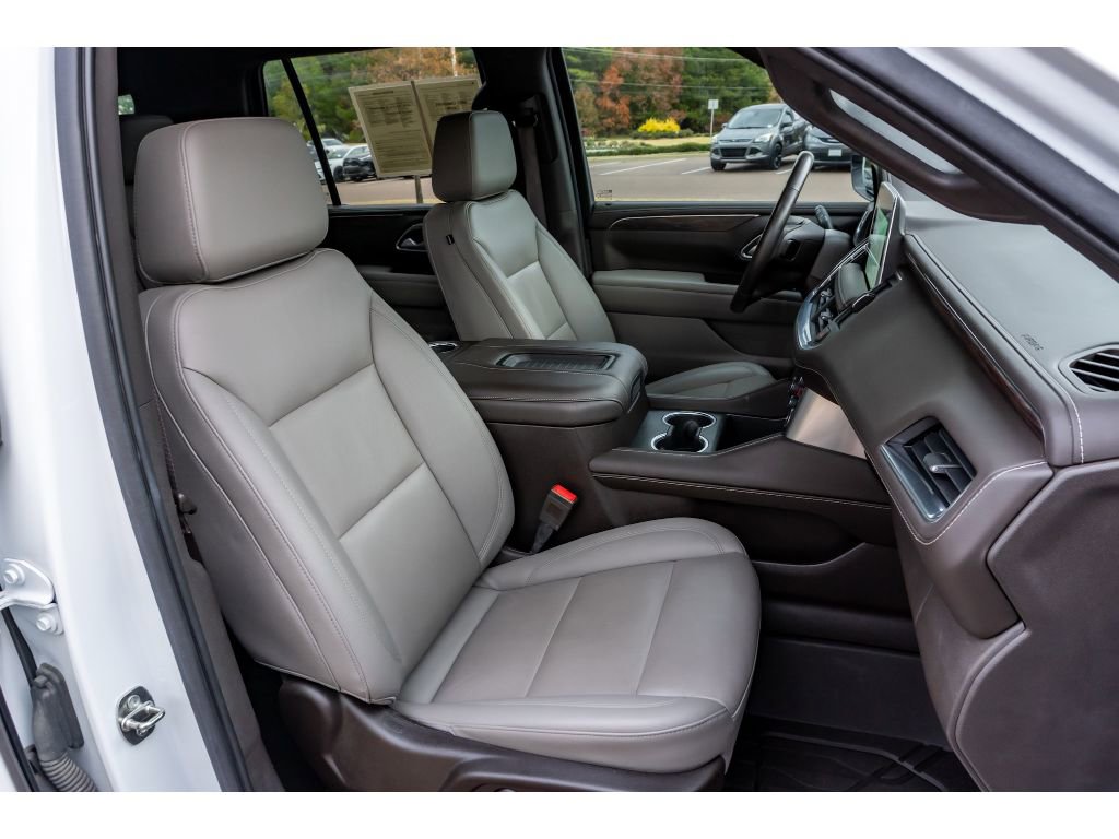 Used 2022 Chevrolet Tahoe LT w/ Luxury Package image 17