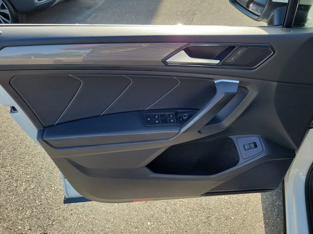 Certified 2024 Volkswagen Tiguan SE FWD image 14