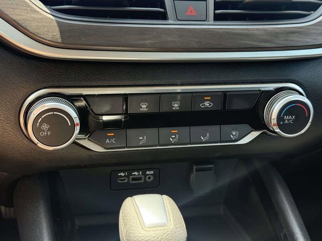 Used 2024 Nissan Altima 2.5 SV FWD image 24