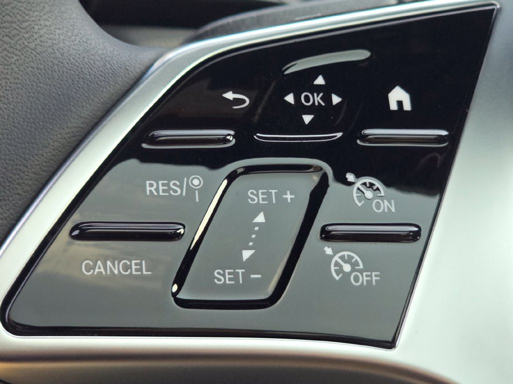 Certified 2026 Mercedes-Benz GLC 300 4MATIC image 36