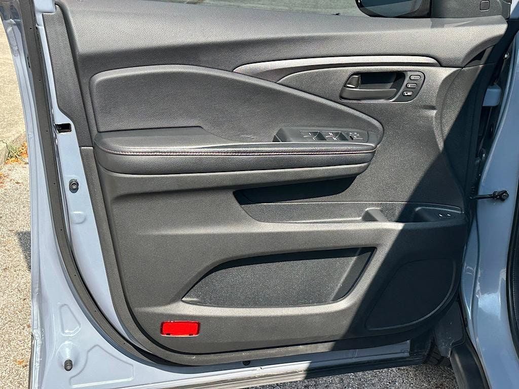 Used 2022 Honda Pilot TrailSport image 13