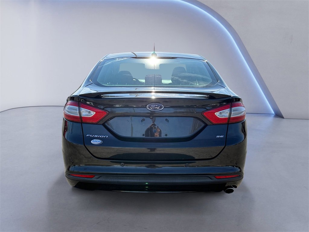 Used 2015 Ford Fusion SE w/ Equipment Group 201A image 4