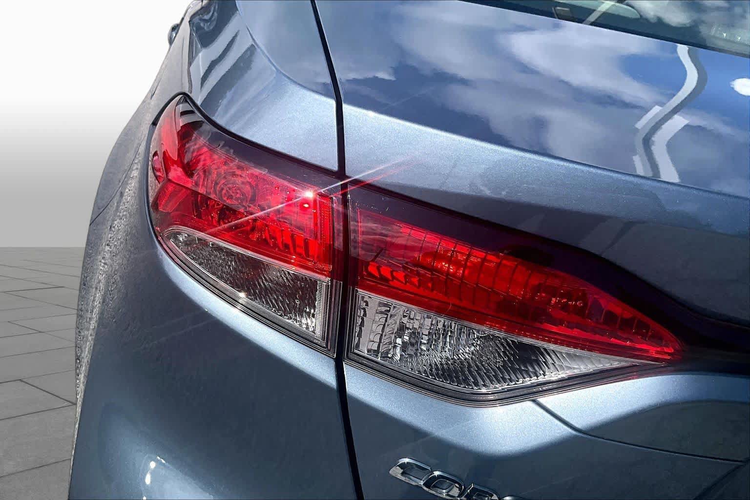 Used 2021 Toyota Corolla LE w/ Carpet Mat Package (TMS) FWD image 28