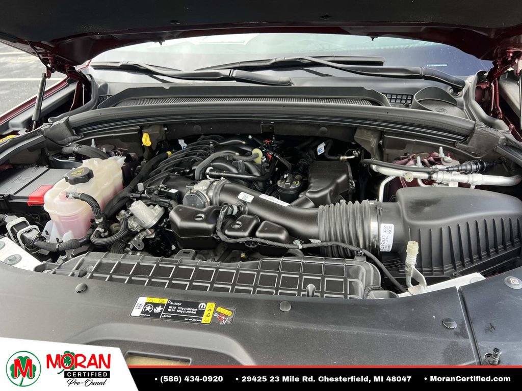 Used 2024 Jeep Grand Cherokee Altitude AWD/4WD image 11