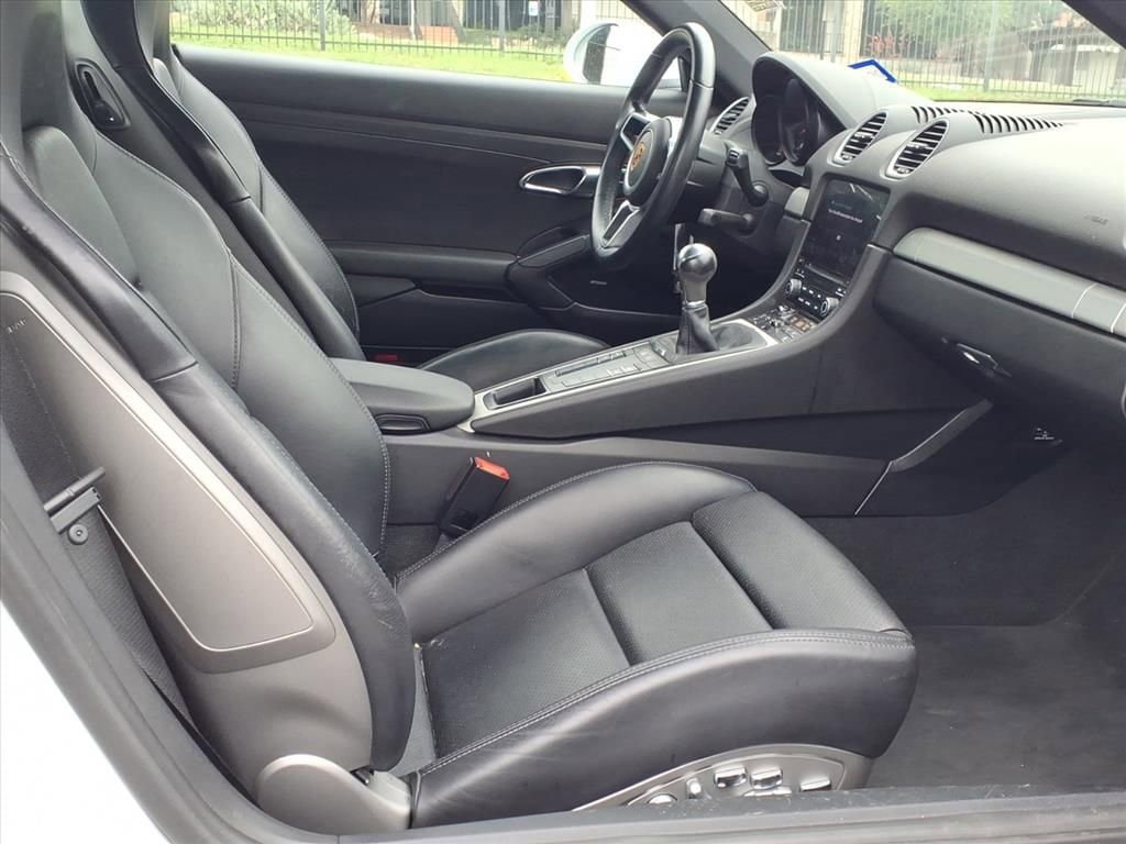 Used 2018 Porsche 718 Cayman RWD image 18