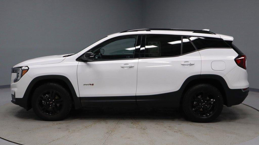 Used 2022 GMC Terrain AT4 w/ Infotainment Package II image 9