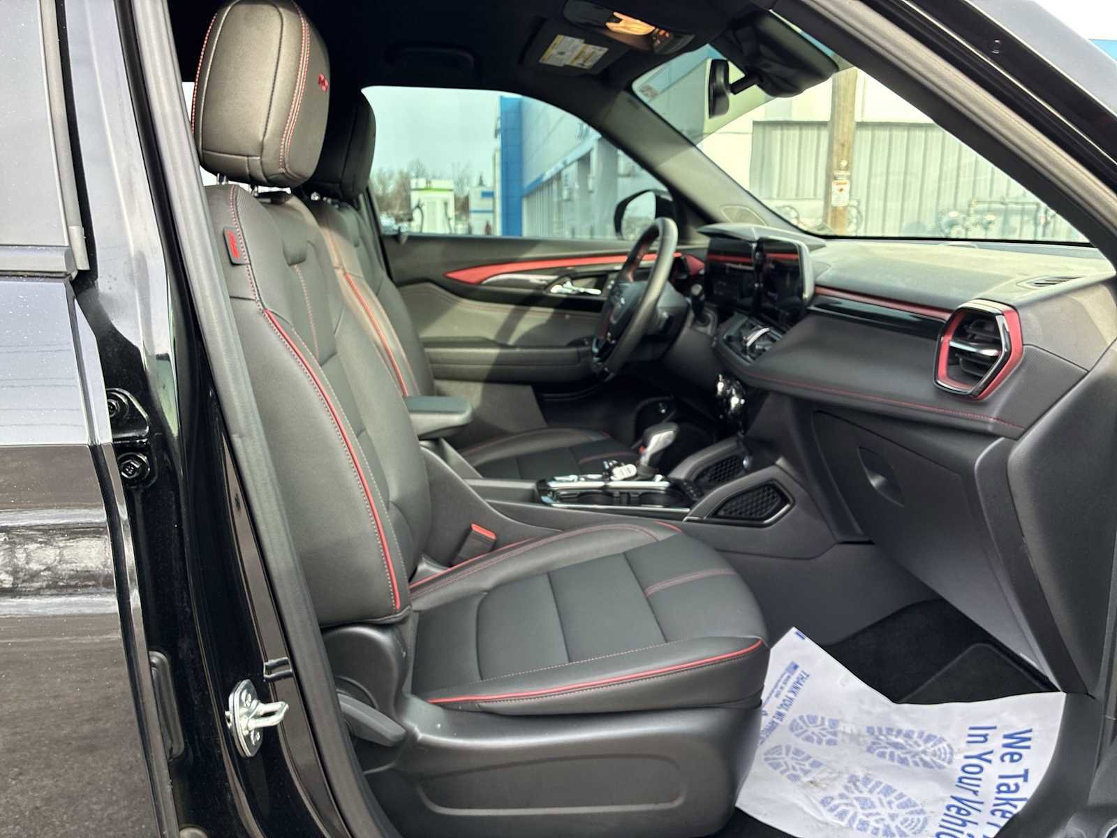 Used 2025 Chevrolet TrailBlazer RS w/ Convenience Package image 27