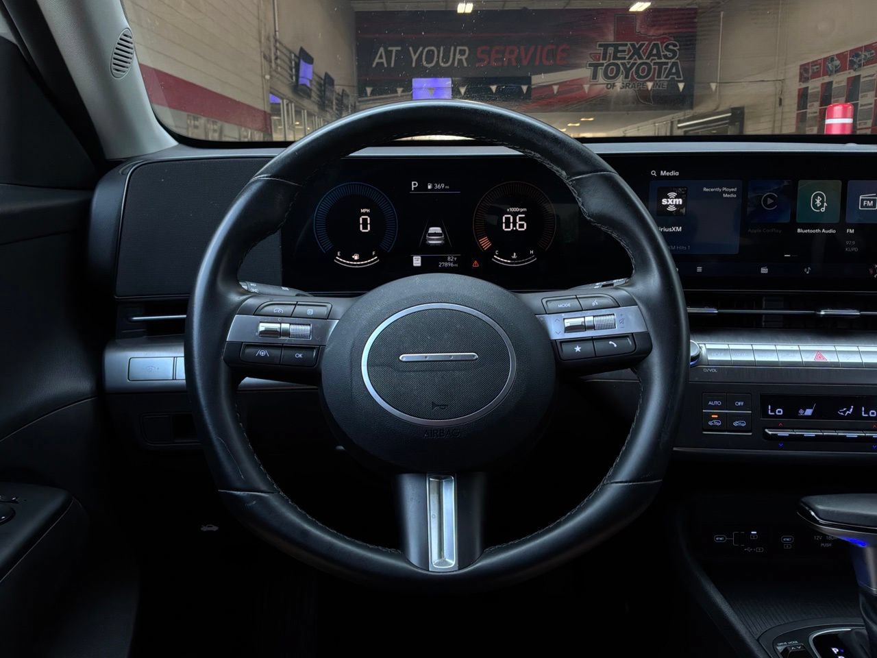 Used 2025 Hyundai Kona SEL FWD image 34