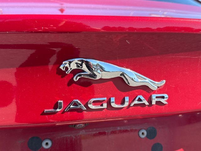 Used 2017 Jaguar XE Premium AWD/4WD image 19