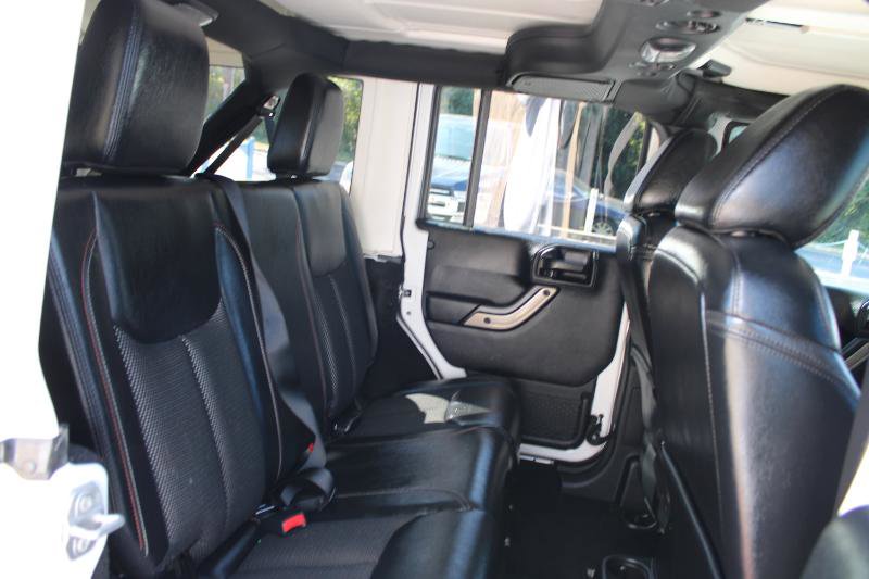 Used 2017 Jeep Wrangler Unlimited Sahara image 13