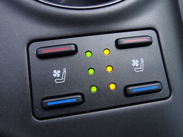 Used 2023 Toyota Camry XSE w/ Navigation Package FWD image 33