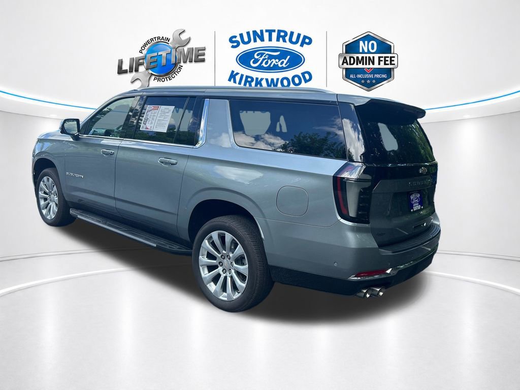 Used 2025 Chevrolet Suburban Premier RWD image 3