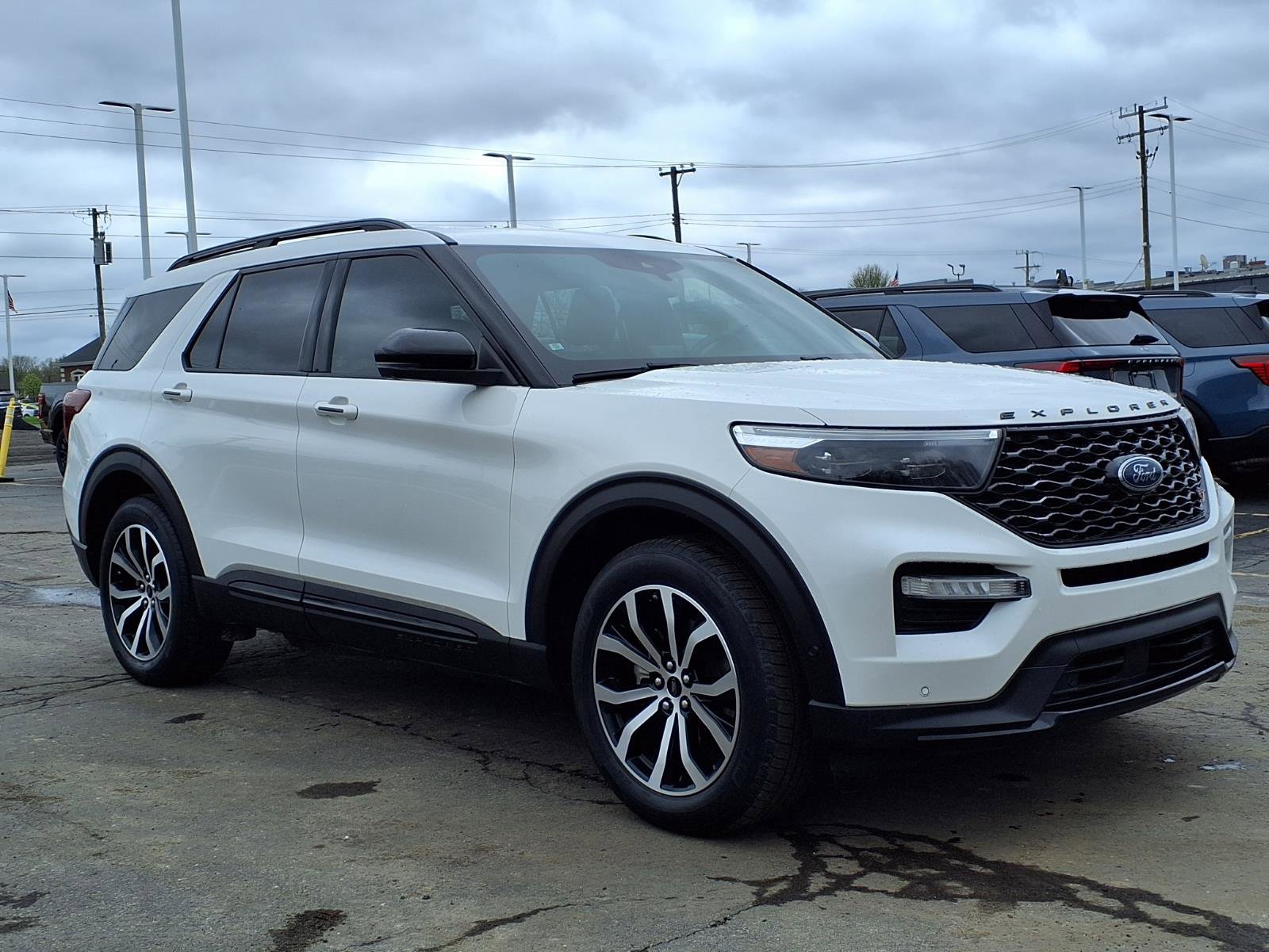 Used 2020 Ford Explorer ST w/ Premium Technology Package AWD/4WD image 3