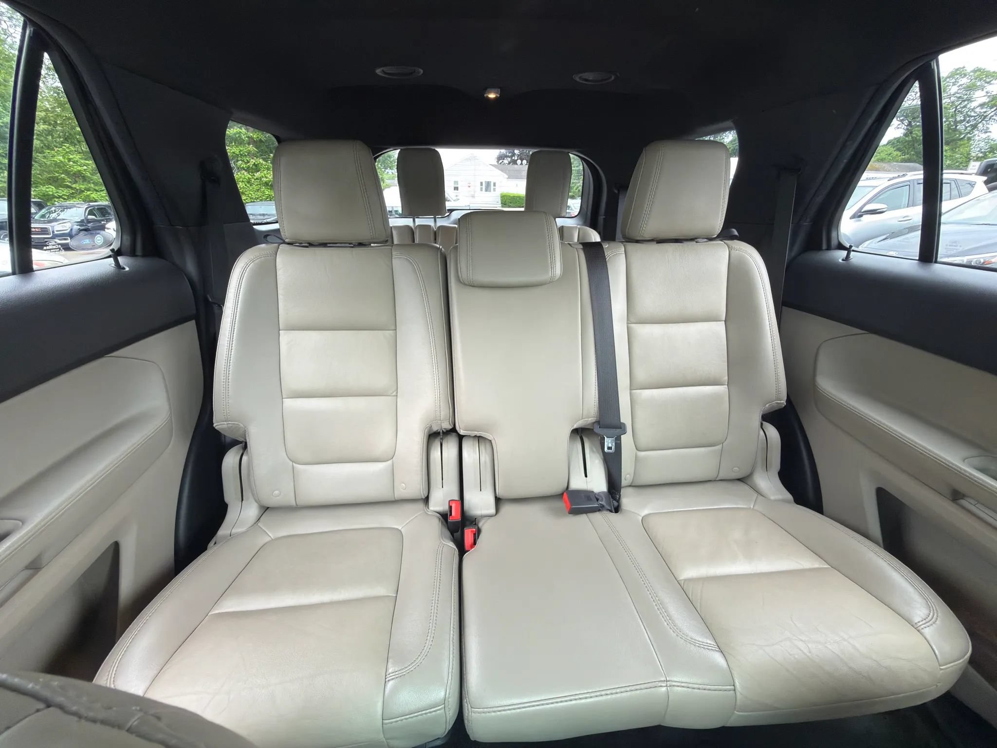 Used 2015 Ford Explorer XLT w/ Equipment Group 202A AWD/4WD image 23