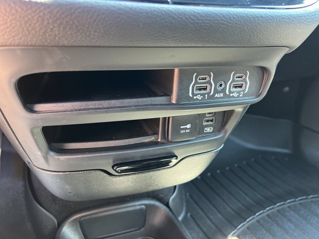 Used 2022 Chrysler Pacifica Touring-L w/ S Appearance Package AWD/4WD image 34