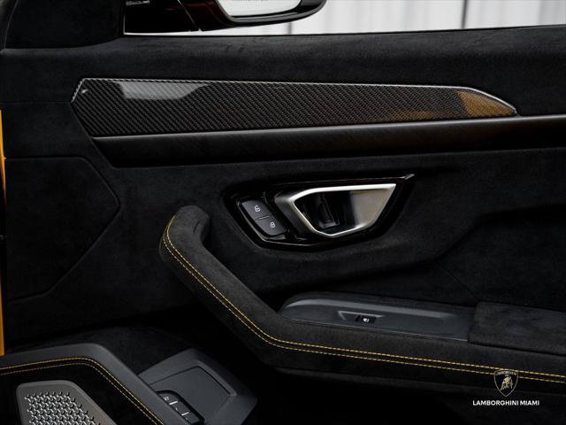 Used 2024 Lamborghini Urus Performante AWD/4WD image 45