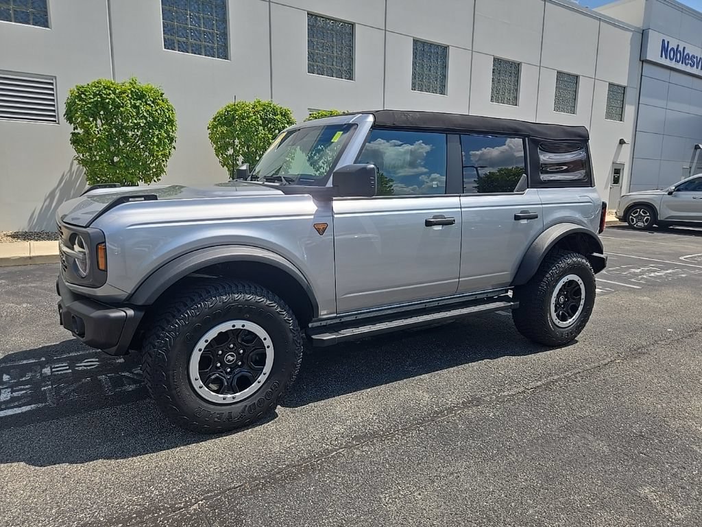 Used 2023 Ford Bronco Badlands w/ Sasquatch Package AWD/4WD image 2