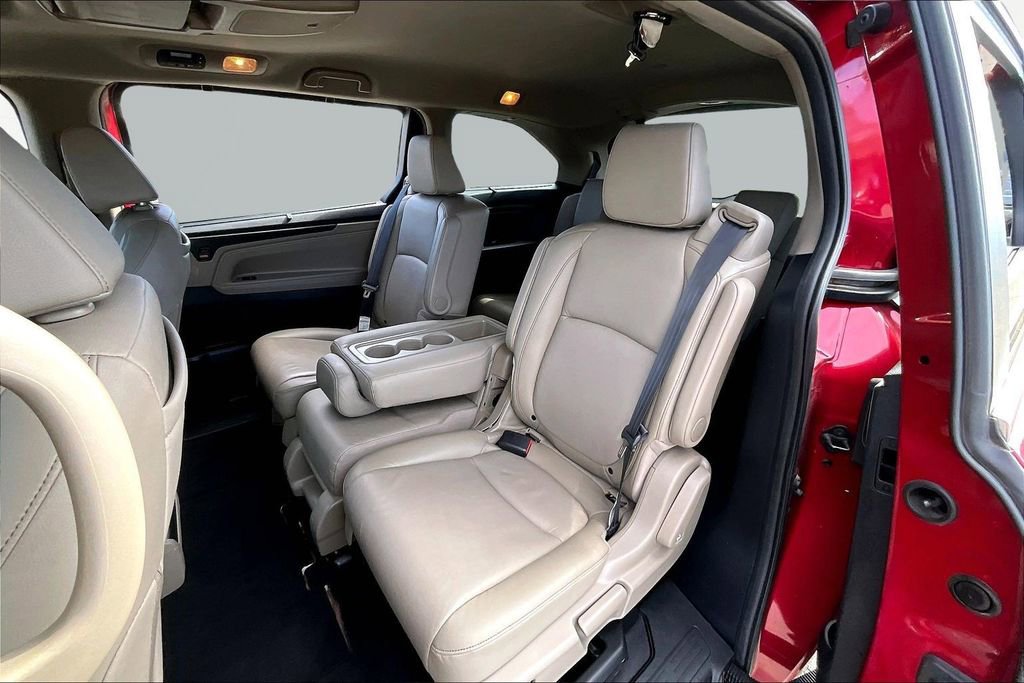 Used 2023 Honda Odyssey Touring image 18