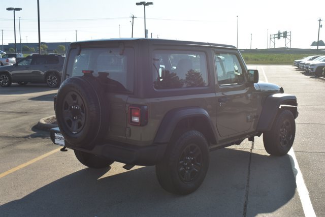 Used 2025 Jeep Wrangler Sport AWD/4WD image 5