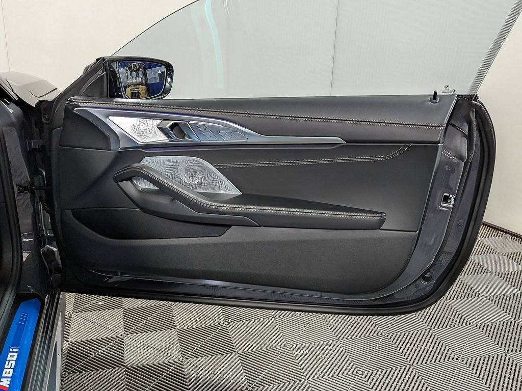 Used 2025 BMW M850i xDrive Coupe image 31