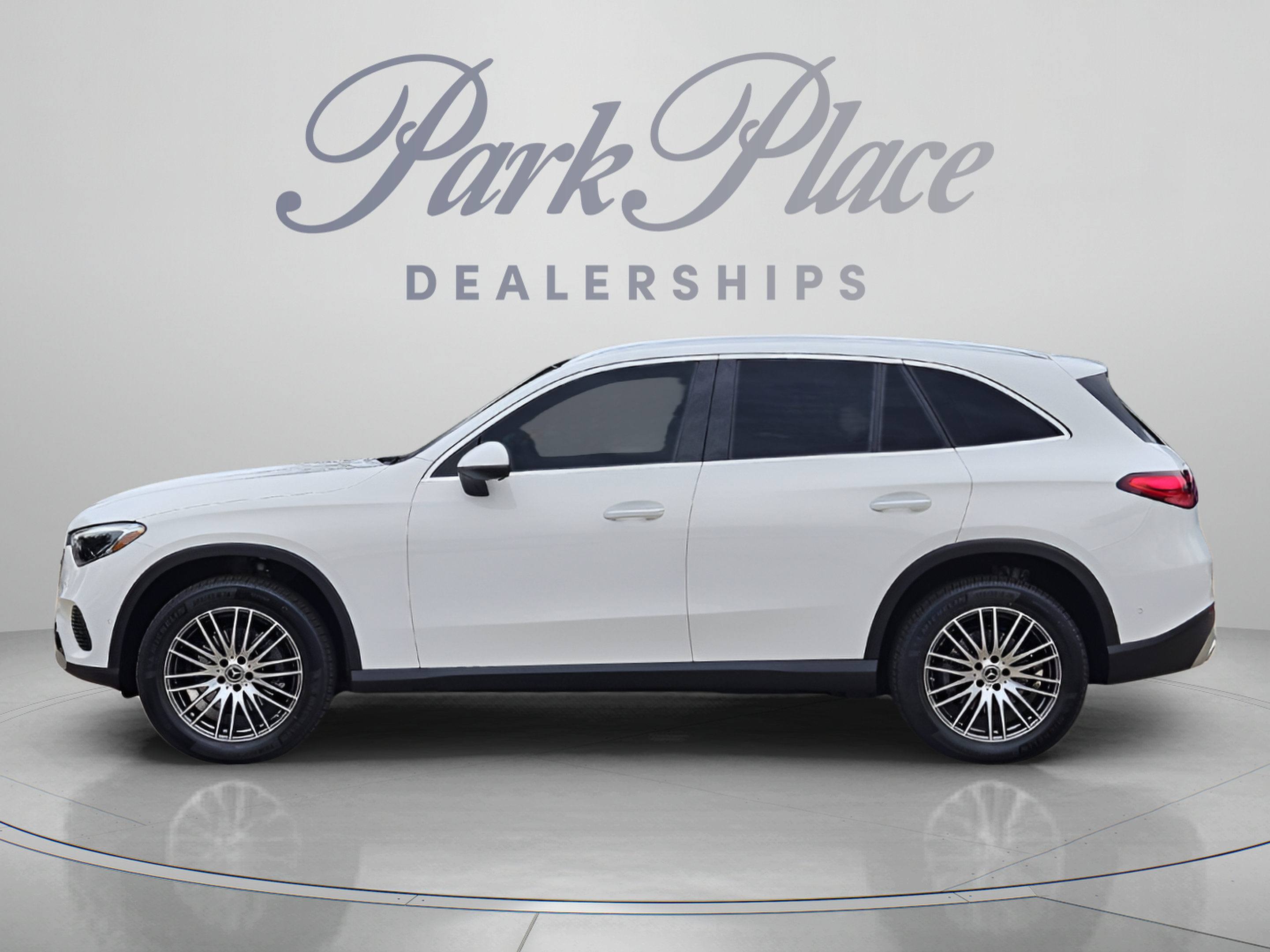 Certified 2026 Mercedes-Benz GLC 300 image 2
