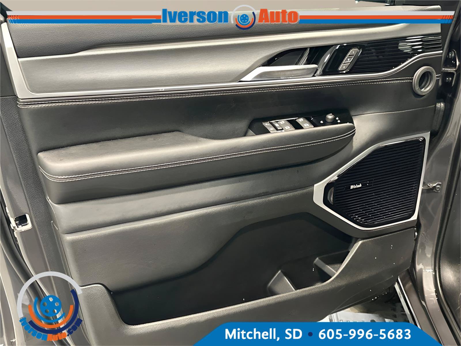 New 2026 Jeep Grand Wagoneer L Limited AWD/4WD image 14