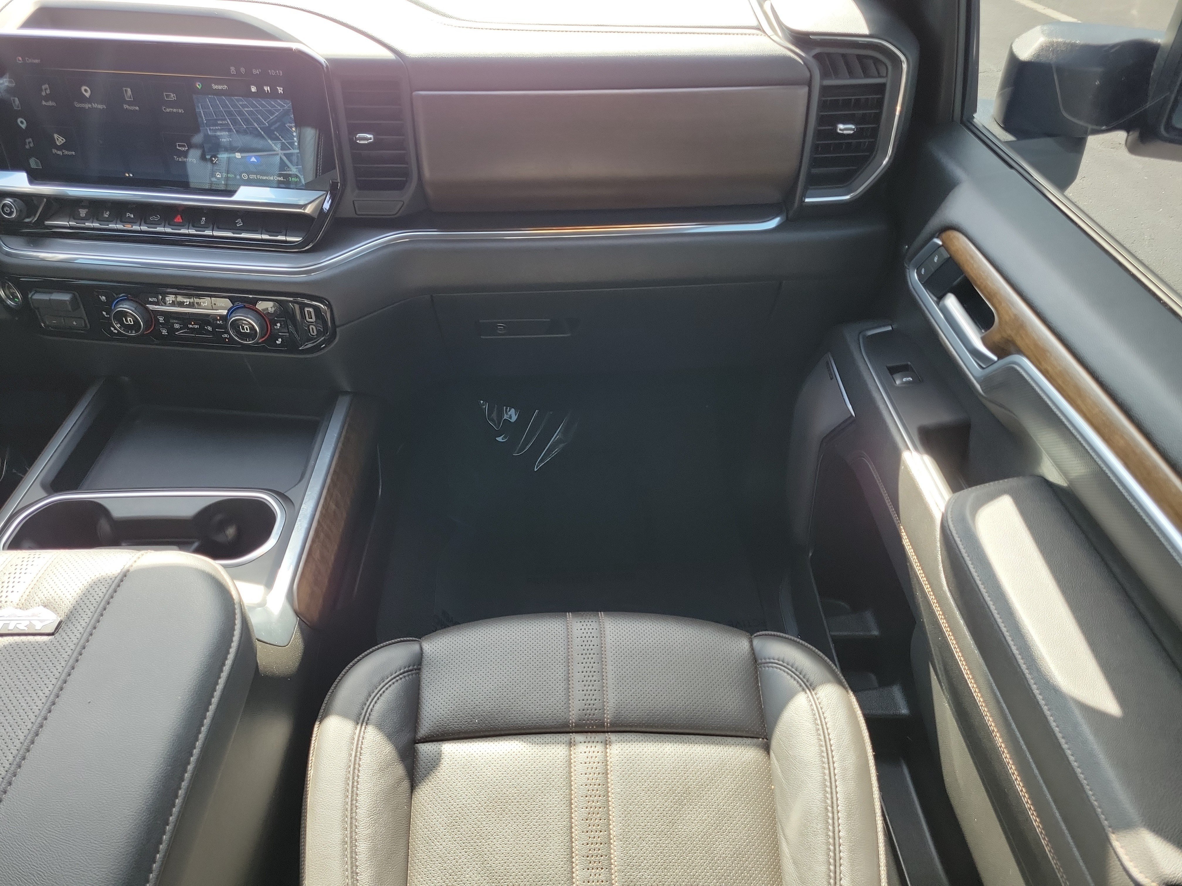 Used 2025 Chevrolet Silverado 2500 High Country w/ Midnight Edition AWD/4WD image 18