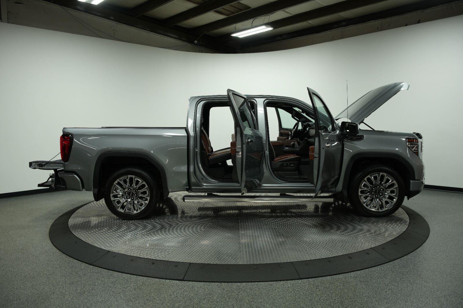 Certified 2025 GMC Sierra 1500 Denali Ultimate AWD/4WD image 13