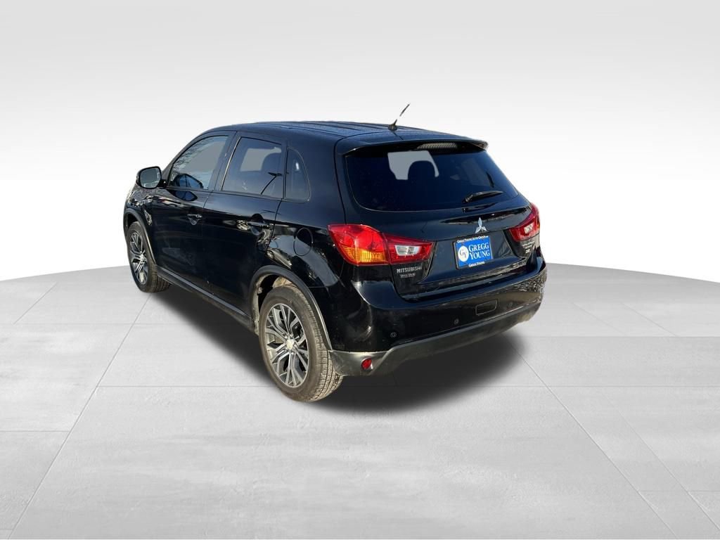 Used 2016 Mitsubishi Outlander Sport ES image 3