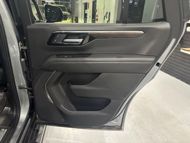 Used 2025 Chevrolet Tahoe LT AWD/4WD image 38