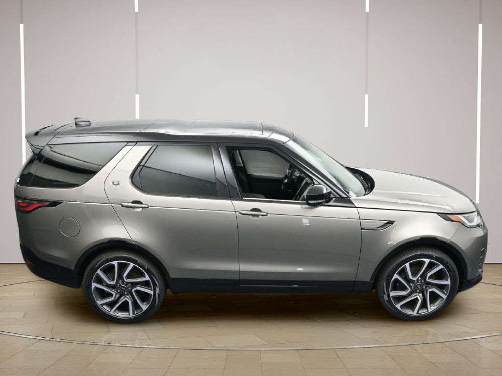 Used 2025 Land Rover Discovery Dynamic SE AWD/4WD image 35