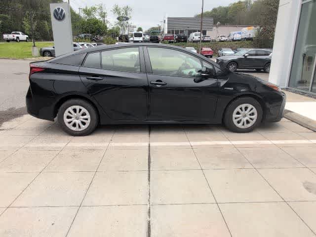 Used 2020 Toyota Prius LE FWD image 6