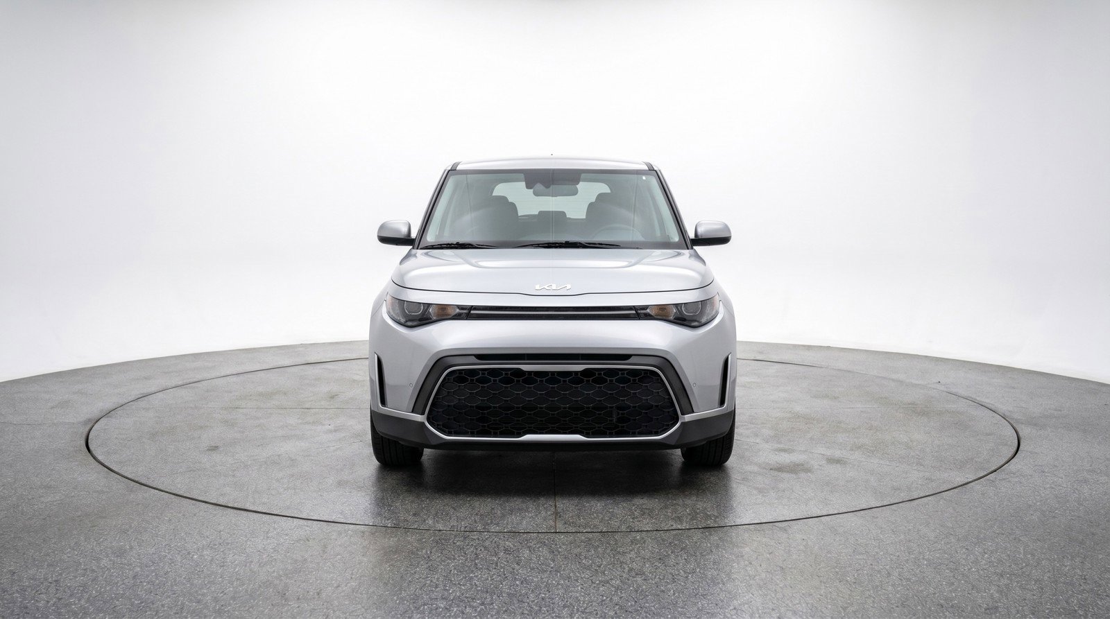 Used 2025 Kia Soul LX w/ LX Technology Package FWD image 2