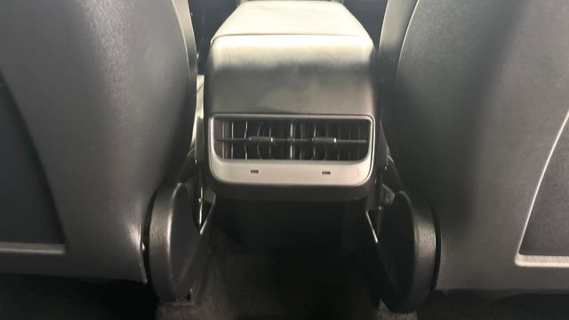 Used 2023 Tesla Model Y Long Range AWD/4WD image 28