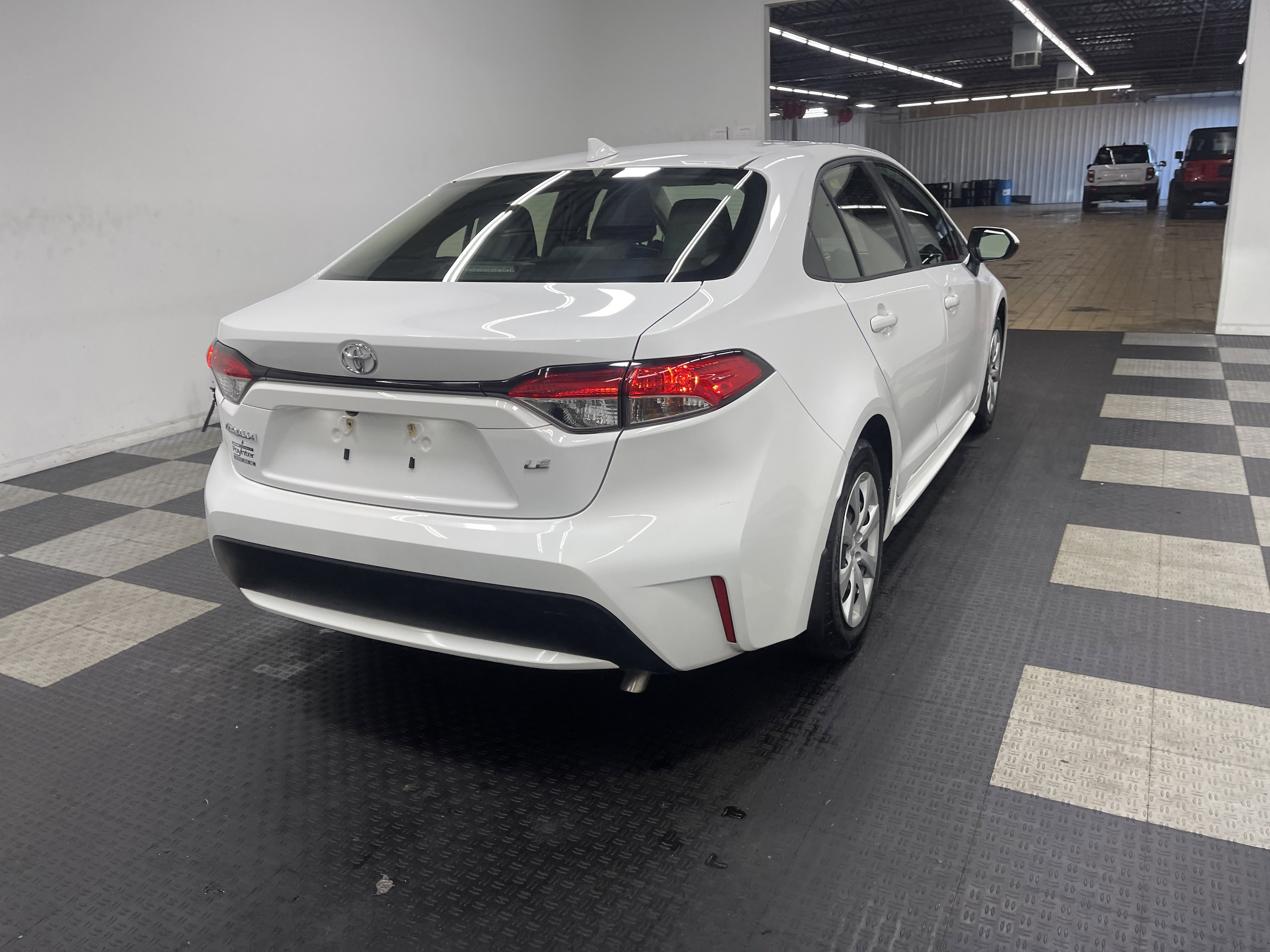 Used 2022 Toyota Corolla LE image 5