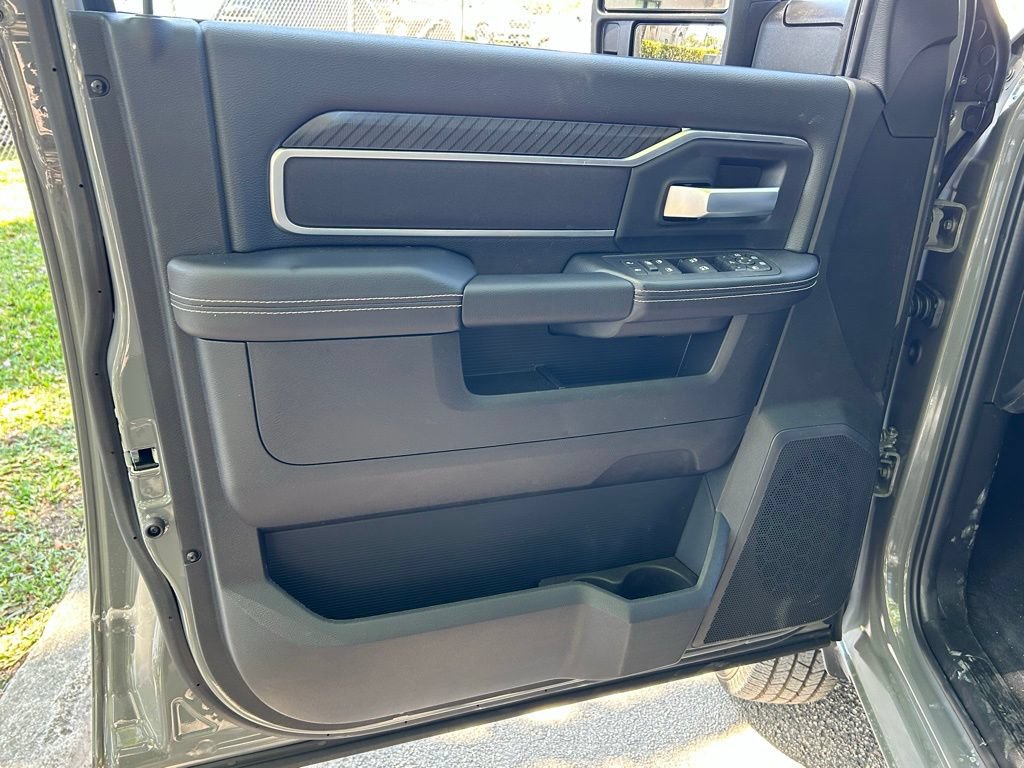 New 2026 RAM 3500 Big Horn AWD/4WD image 47