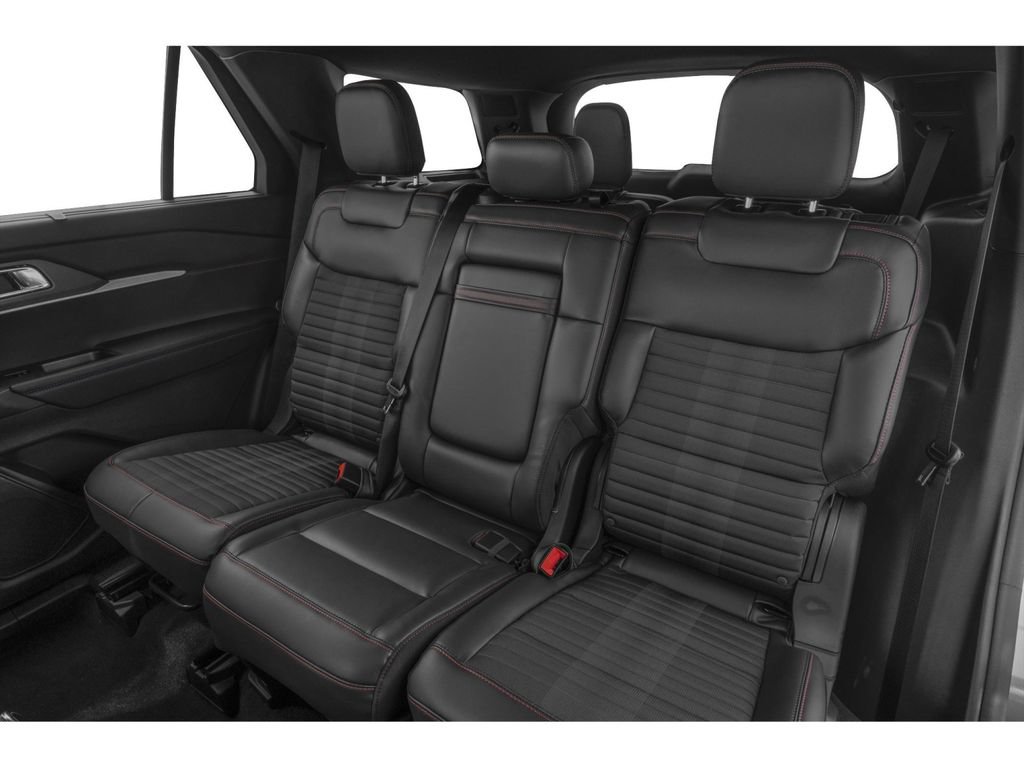 Used 2025 Ford Explorer ST-Line w/ ST-Line Street Pack AWD/4WD image 8