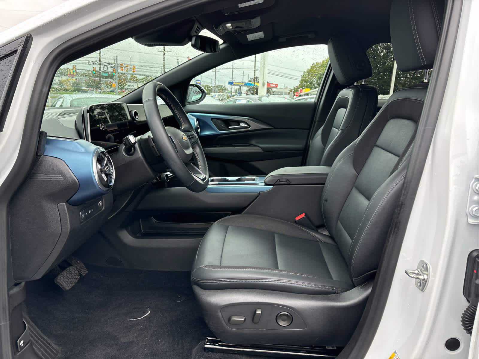 Certified 2024 Chevrolet Equinox EV LT FWD image 8