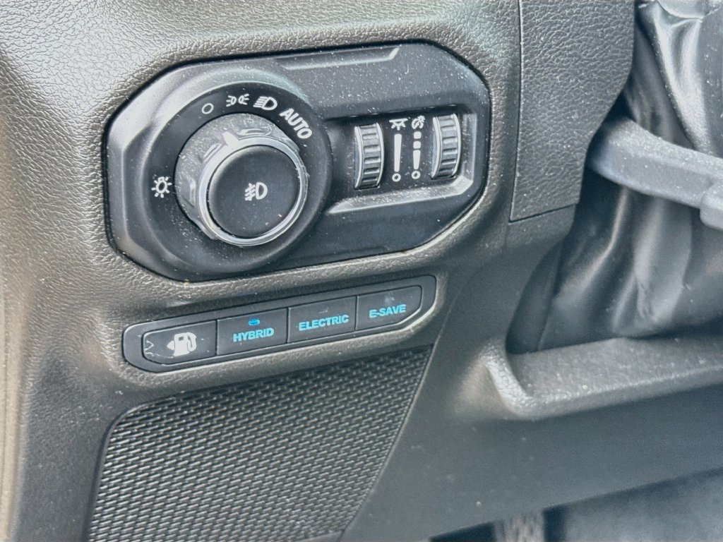 Certified 2022 Jeep Wrangler Unlimited Sahara AWD/4WD image 11