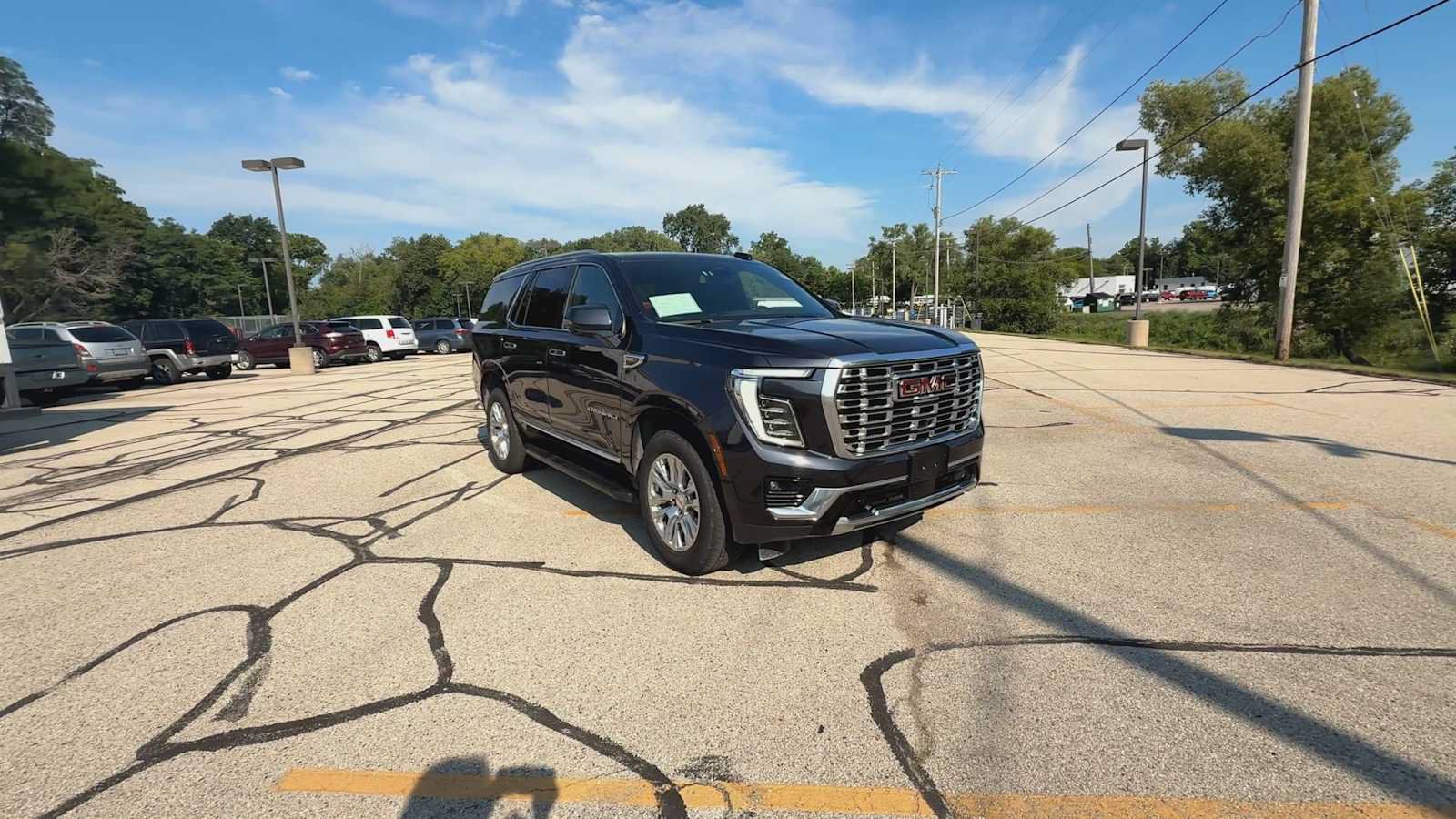 Certified 2025 GMC Yukon Denali AWD/4WD image 2