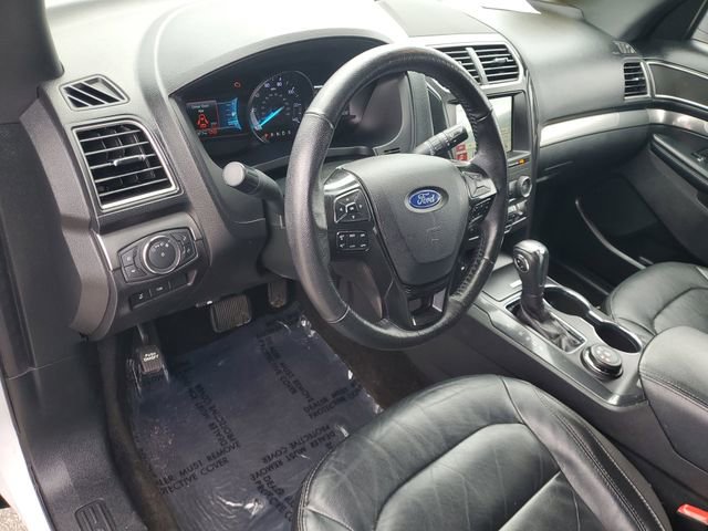 Certified 2018 Ford Explorer XLT w/ Equipment Group 202A image 18