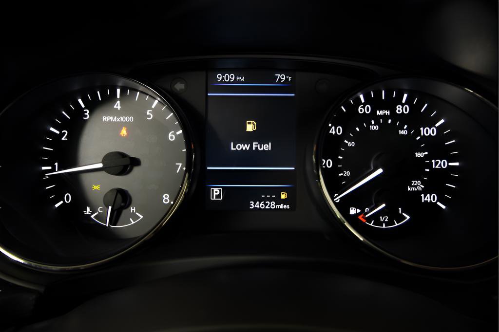 Used 2022 Nissan Rogue Sport SV w/ Technology Package image 19