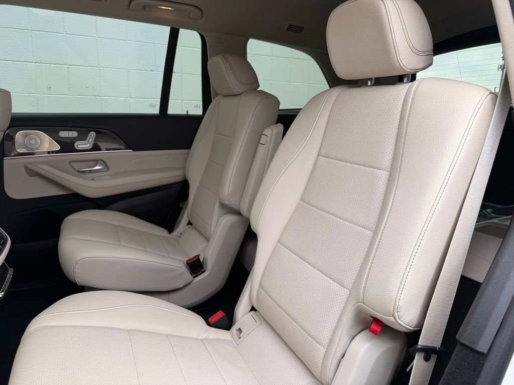 Used 2022 Mercedes-Benz GLS 450 4MATIC w/ Warmth & Comfort Package image 36