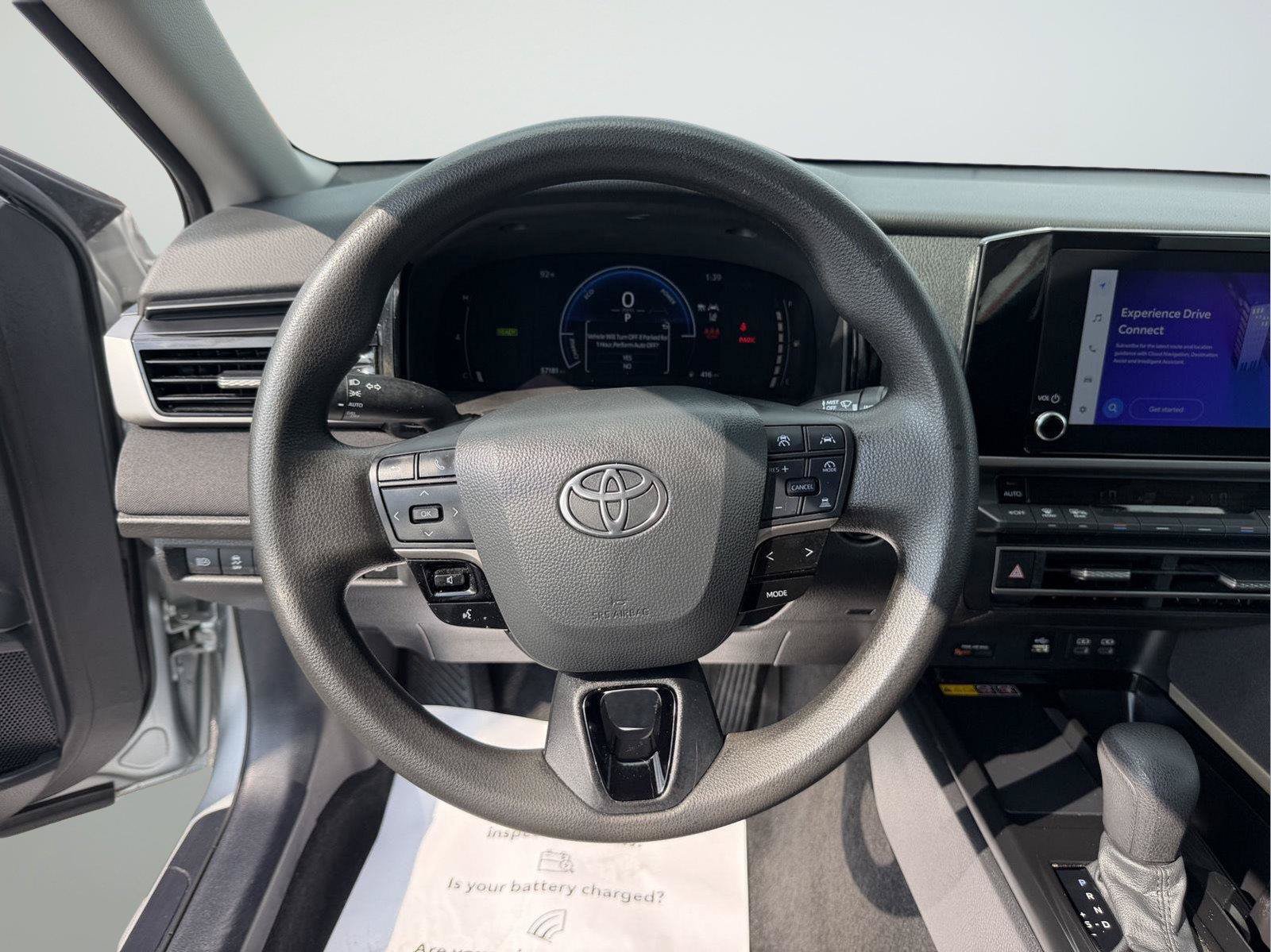 Used 2025 Toyota Camry LE FWD image 18