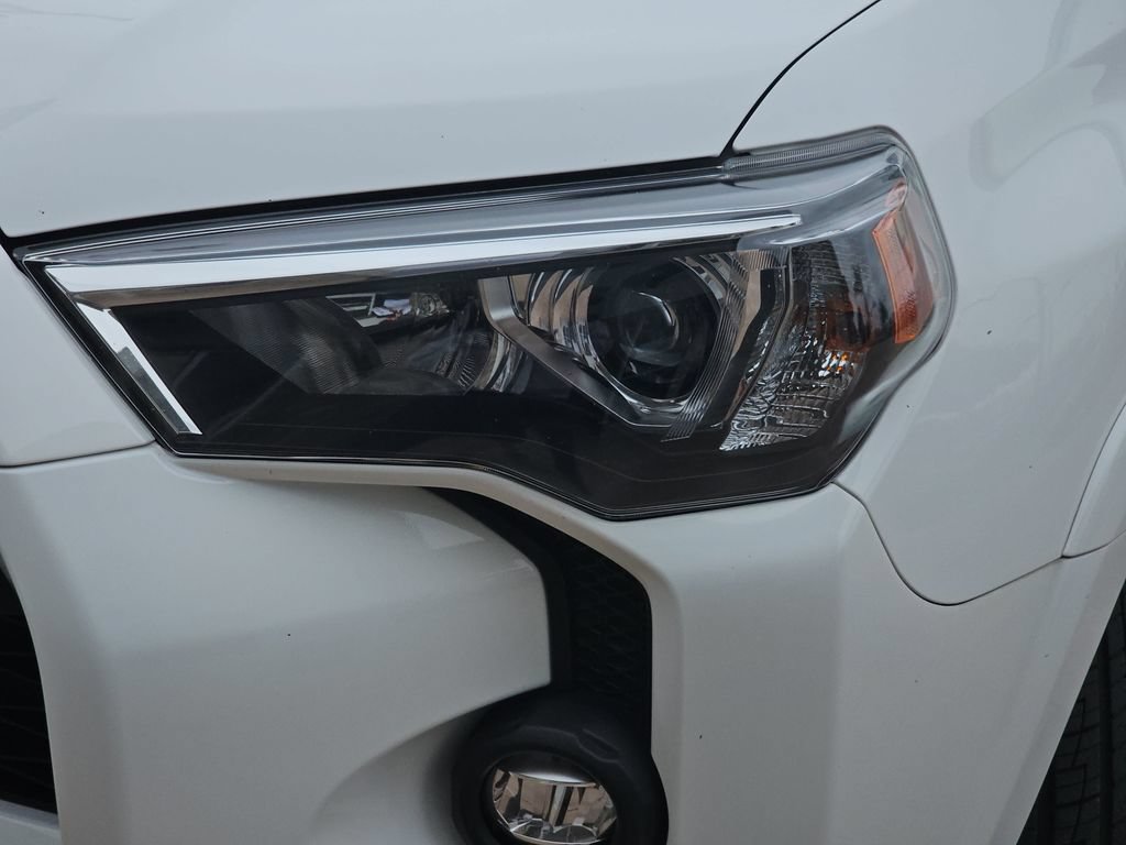 Used 2023 Toyota 4Runner TRD Off-Road AWD/4WD image 31