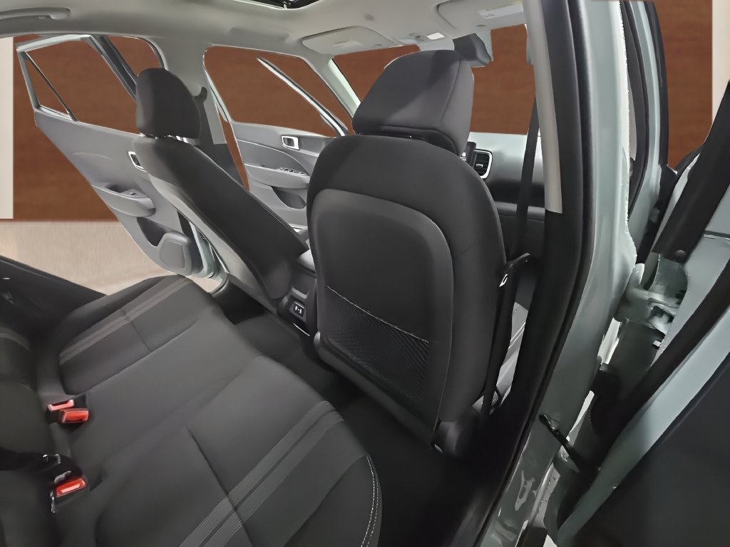 New 2026 Hyundai Venue SEL FWD image 23