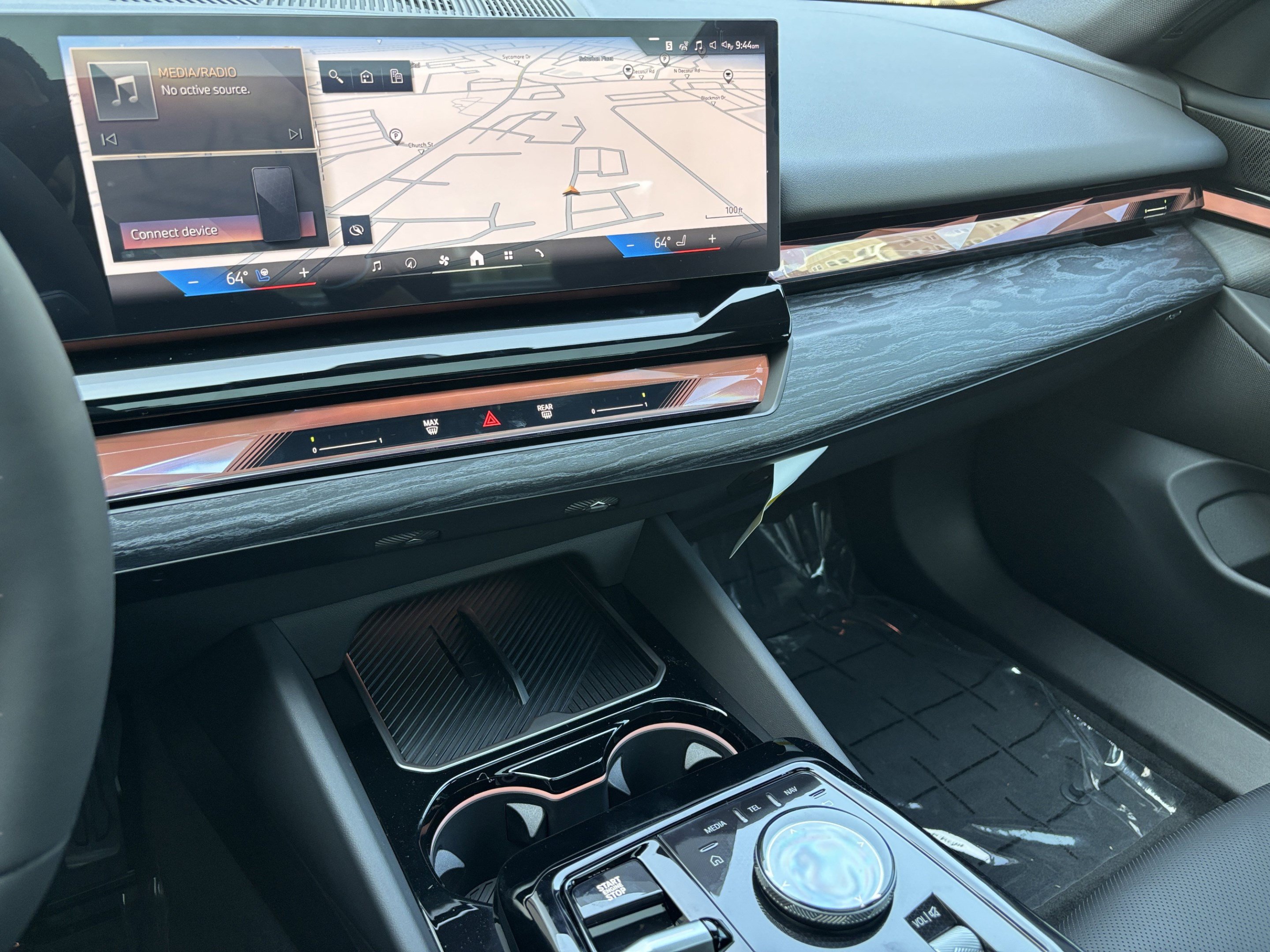 Used 2027 BMW 530i w/ M Sport Package RWD image 11