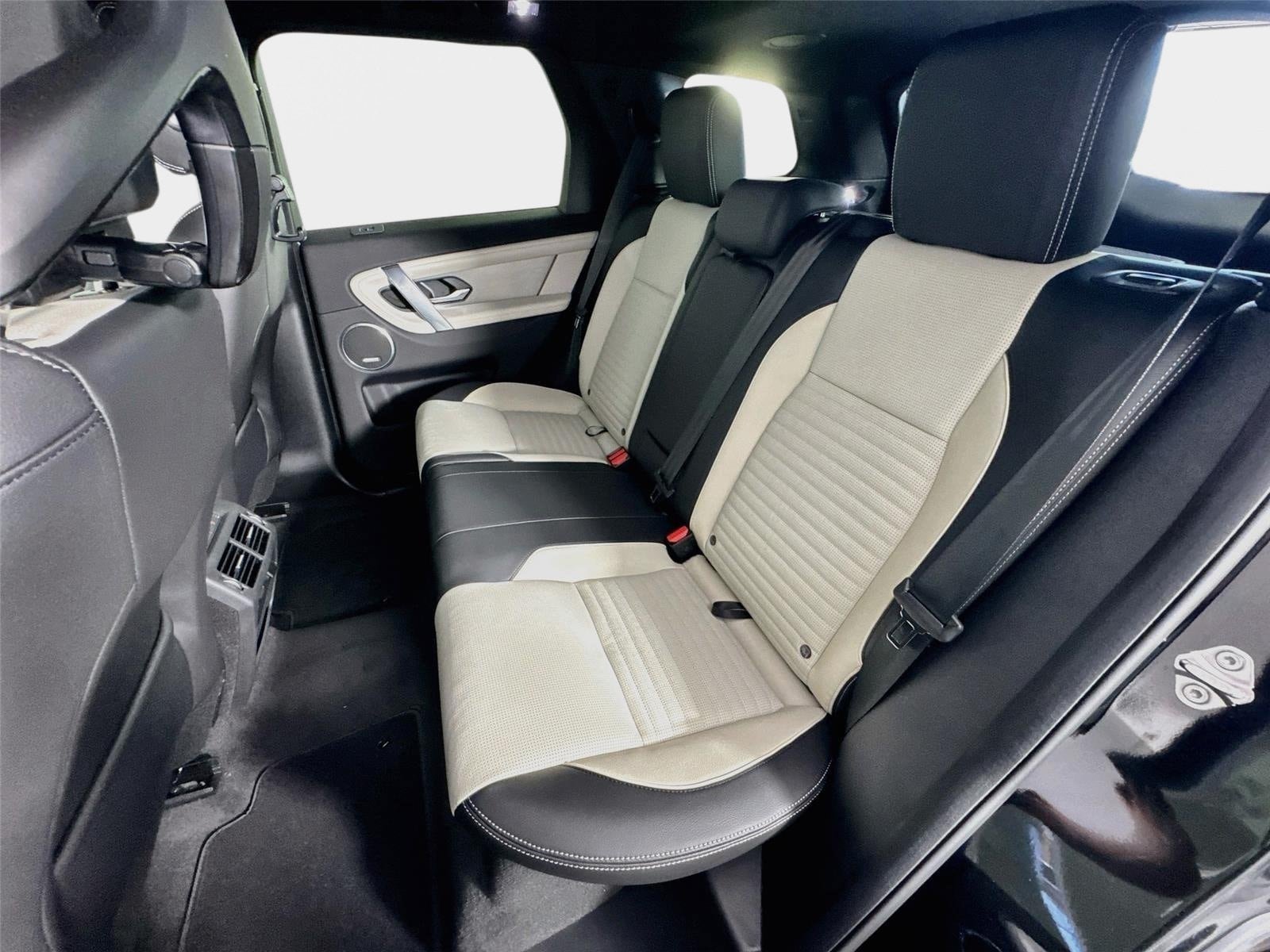 New 2026 Land Rover Discovery Sport Landmark AWD/4WD image 24