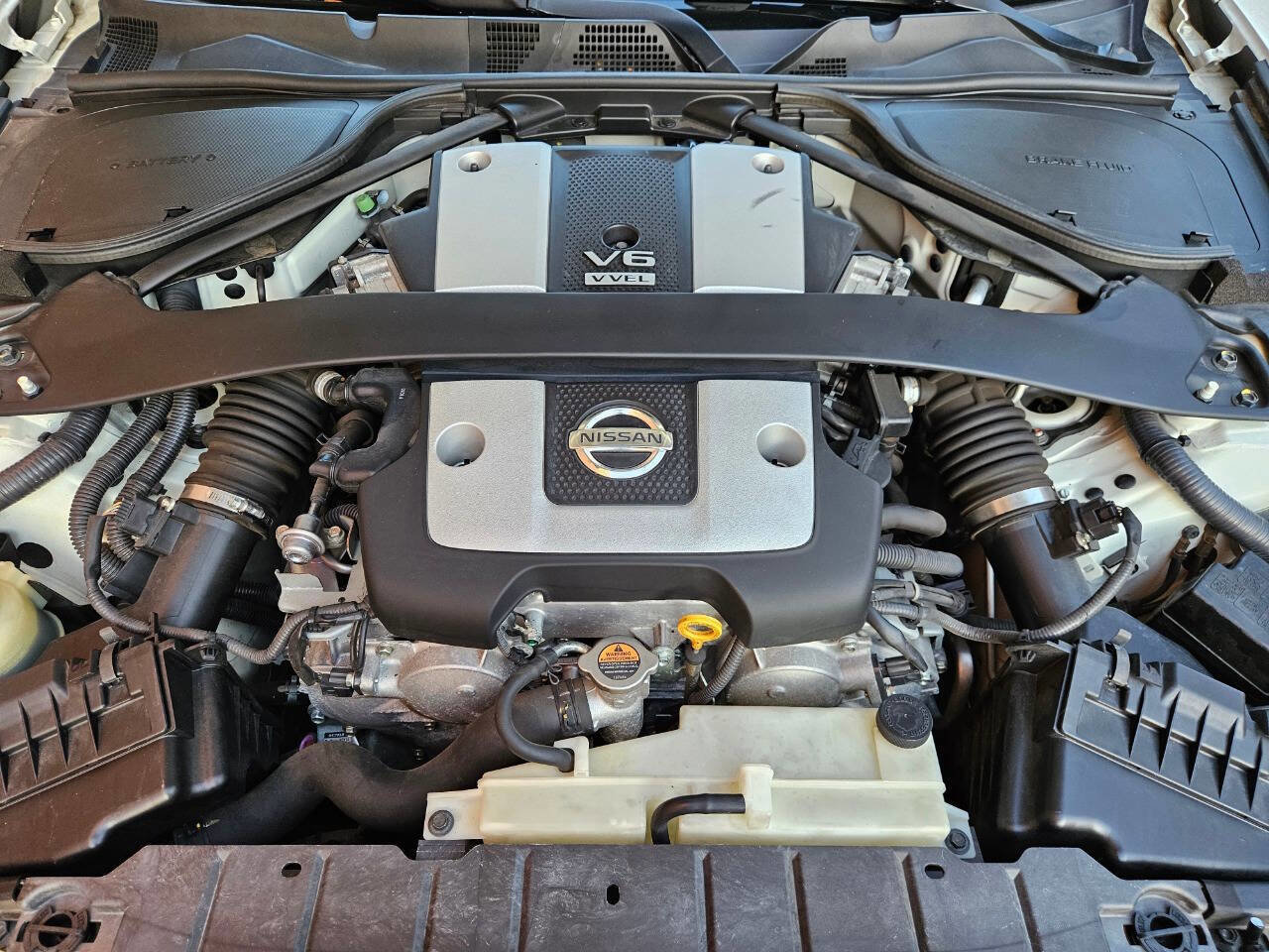 Used 2010 Nissan 370Z Touring image 26