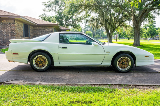 Used 1989 Pontiac Firebird Trans Am RWD image 9